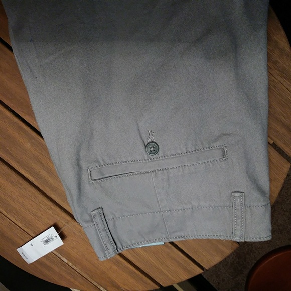 Old Navy Slim Men's Shorts Size 33 New - Picture 3 of 3